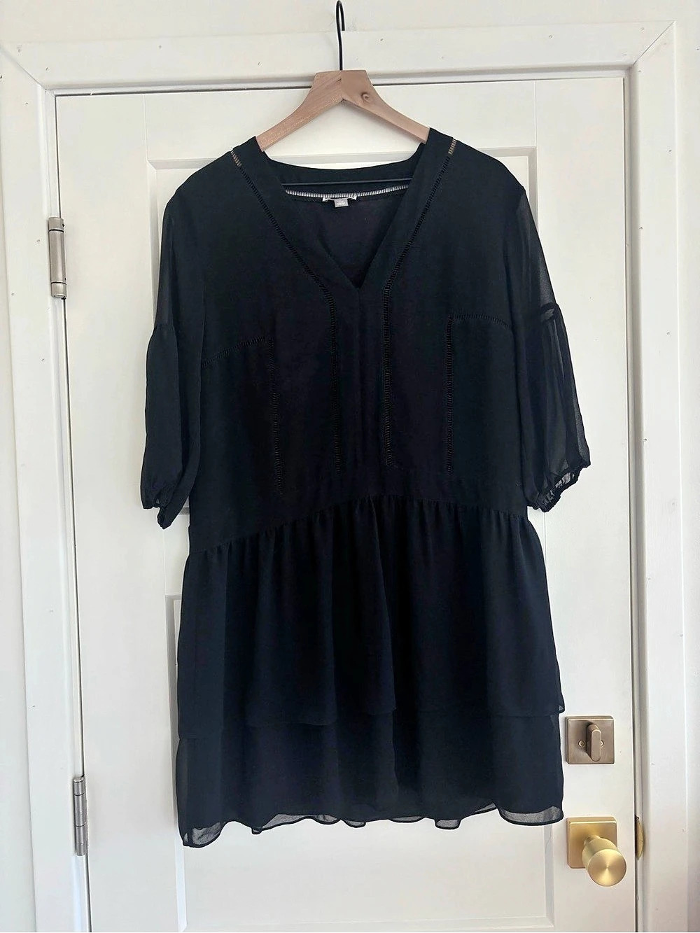 Chelsea 28  Black Sheer Sleeve Mini Dress Size Medium Like New
